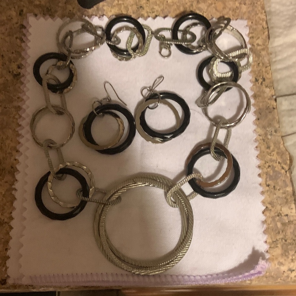 Silver and Black Circle Link Necklace and Earring Set